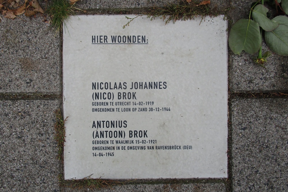 Memorial Stone Putstraat 22 #1