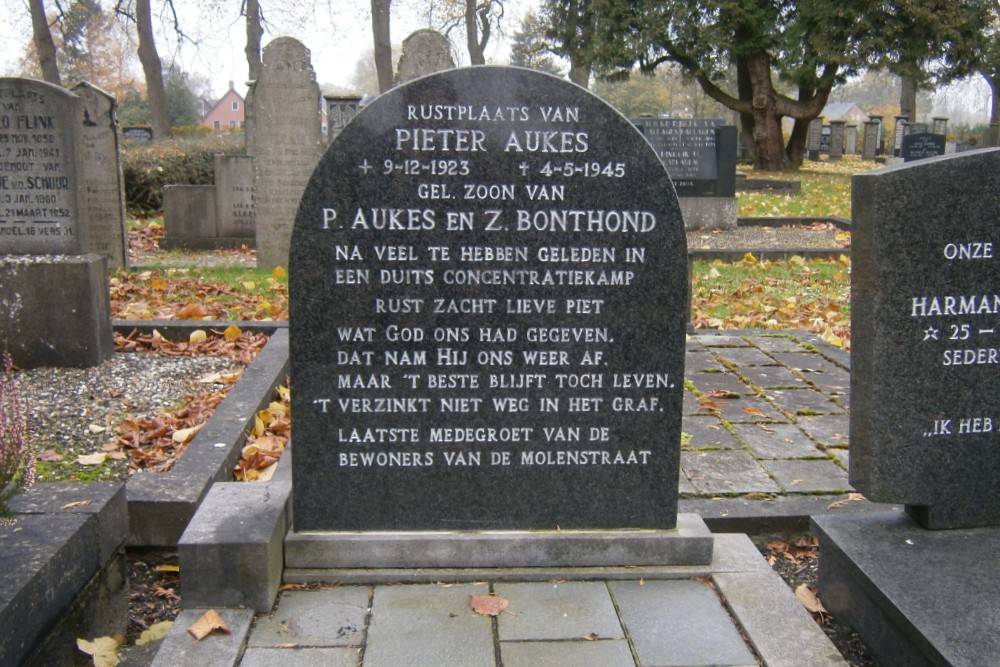 Dutch War Graves Protestant Cemetery Scheemda