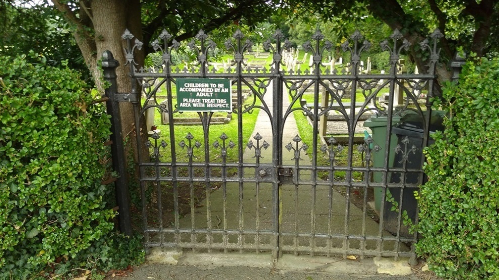 Commonwealth War Graves South Luffenham Cemetery #1