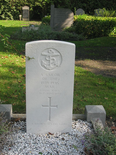 Commonwealth War Grave Oostkapelle #3