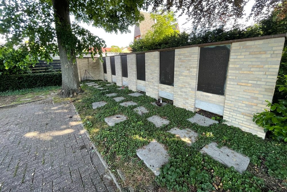 Oorlogsmonument Begraafplaats Mesum #1