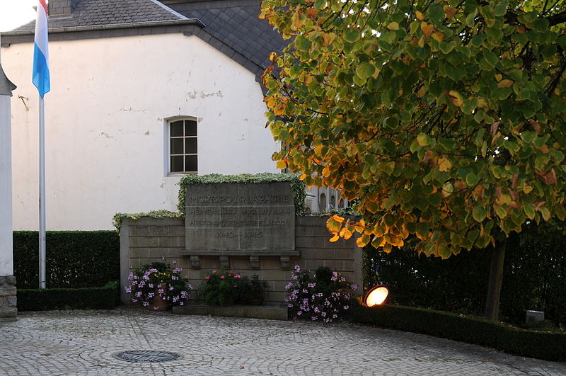 War Memorial Heisdorf #1