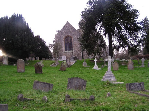 Commonwealth War Grave St. Andrew and St. Mary Churchyard