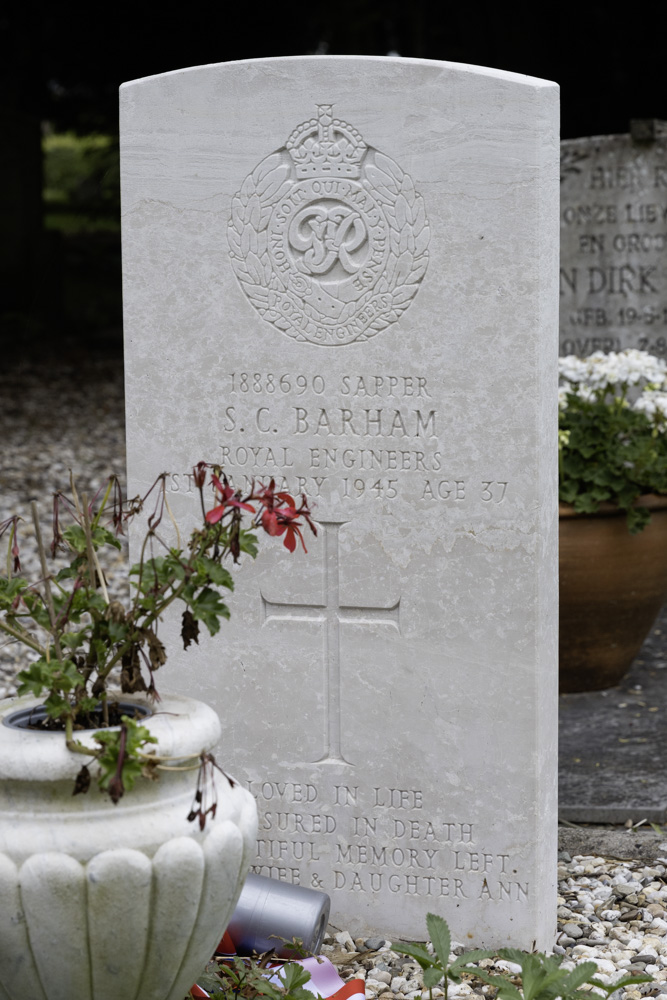 Commonwealth War Grave Haaften #2