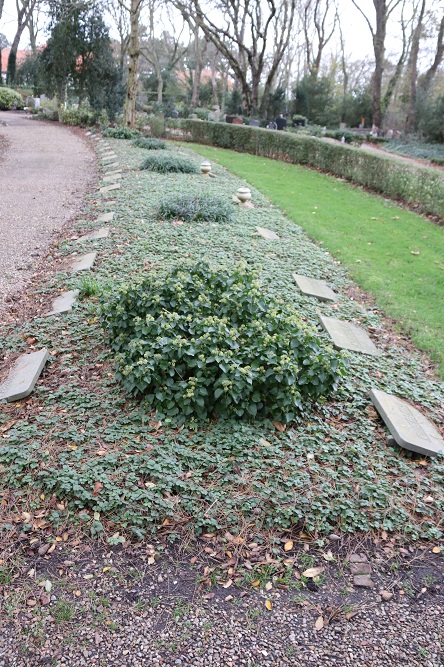 Erehof Slachtoffers Bombardement 1940 Rooms Katholieke Begraafplaats Sint Jozef Den Helder #3