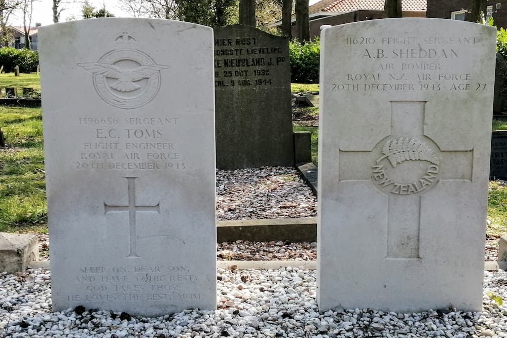 Commonwealth War Graves Protestant Cemetery Middelharnis #2