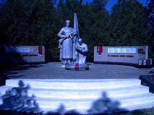 Mass Grave Soviet Soldiers Medychne #1