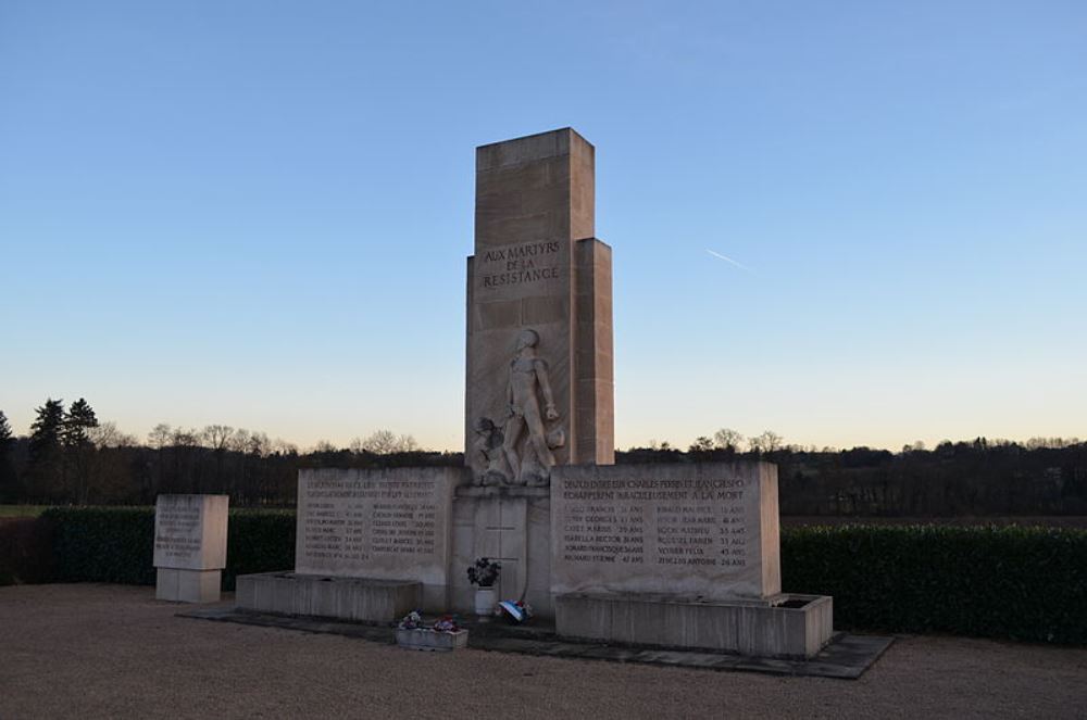 Memorial Killed Resistance-Fighters Roussilles