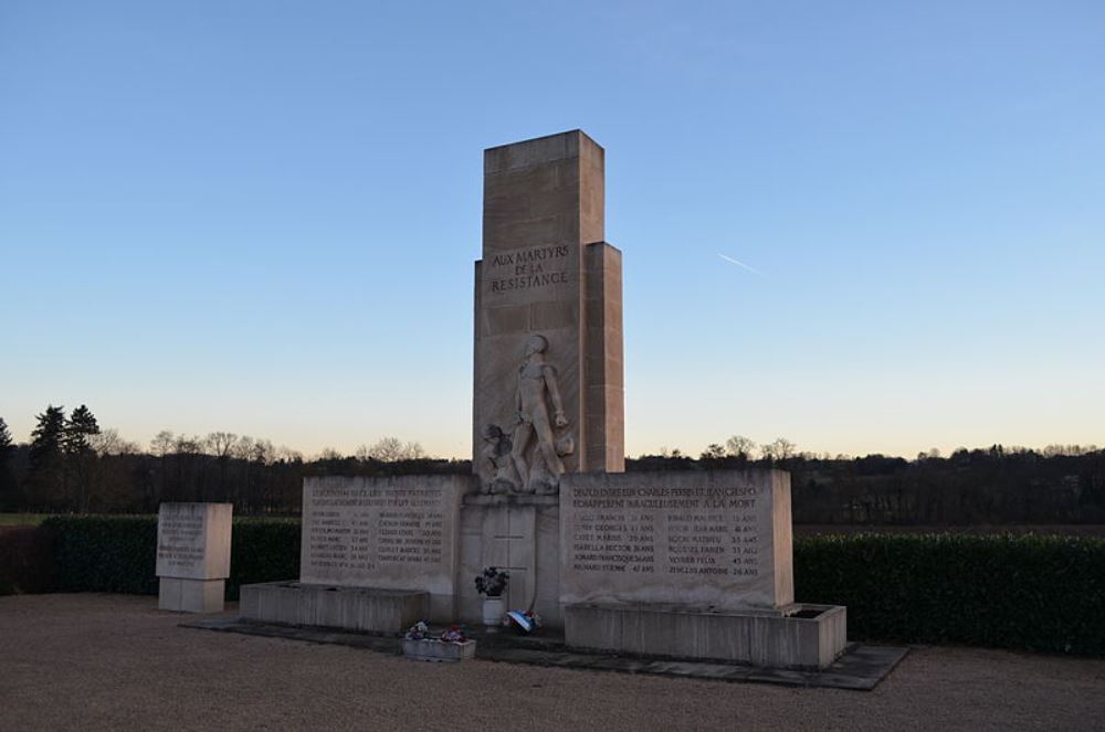 Memorial Killed Resistance-Fighters Roussilles #1