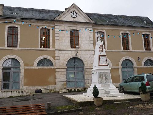 War Memorial Verteuil-sur-Charente #1