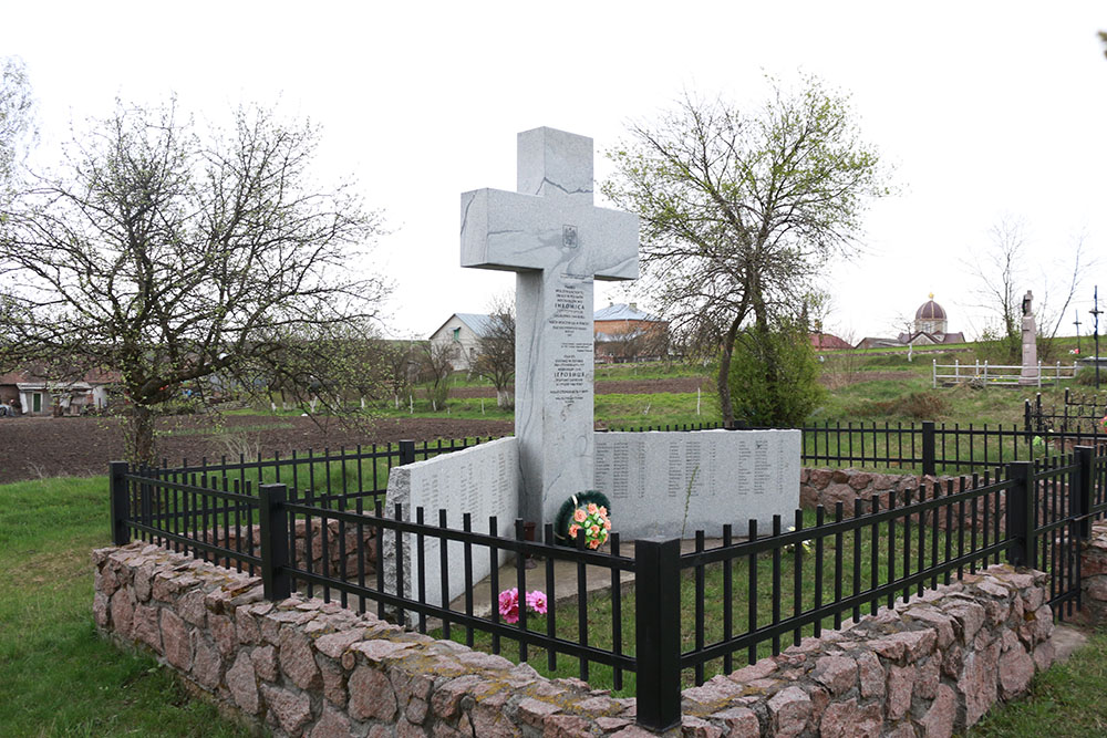 Mass Grave Polish Victims 1944