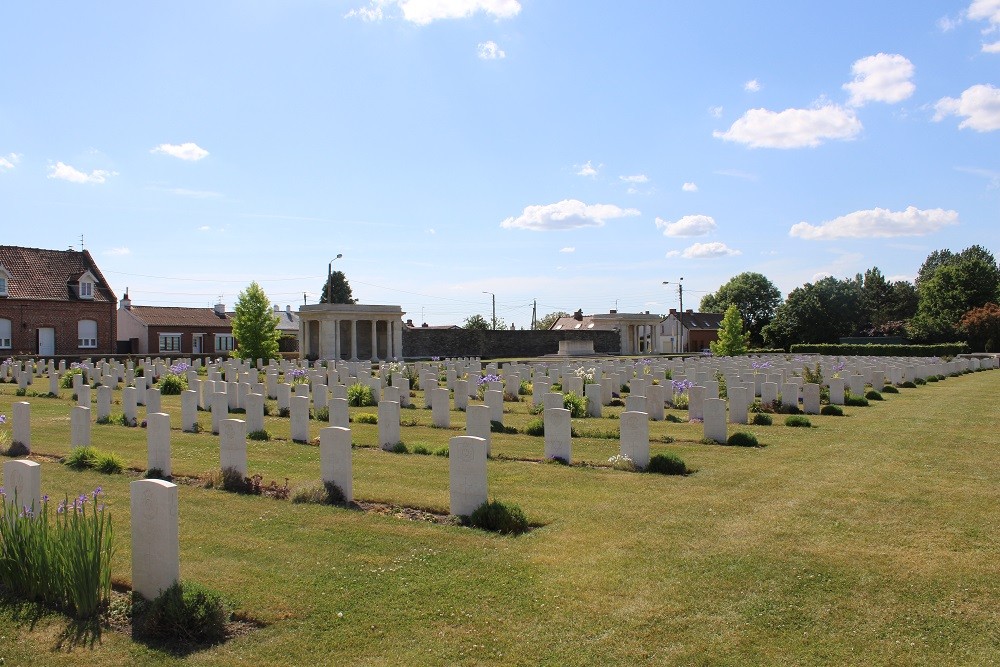 Commonwealth War Cemetery Vermelles #5