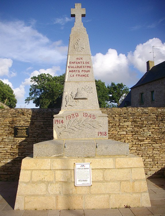 War Memorial Saint-Allouestre #1