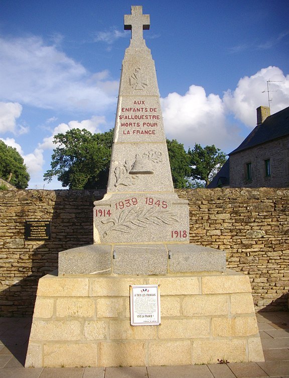 Oorlogsmonument Saint-Allouestre #1