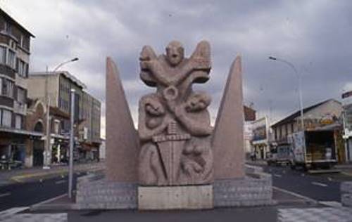 Monument Omgekomen Verzetsstrijders La Courneuve #1