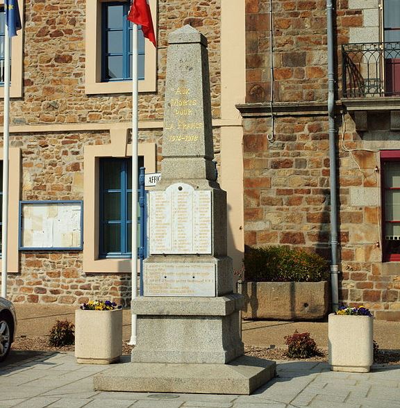 War Memorial Louvign-de-Bais #1