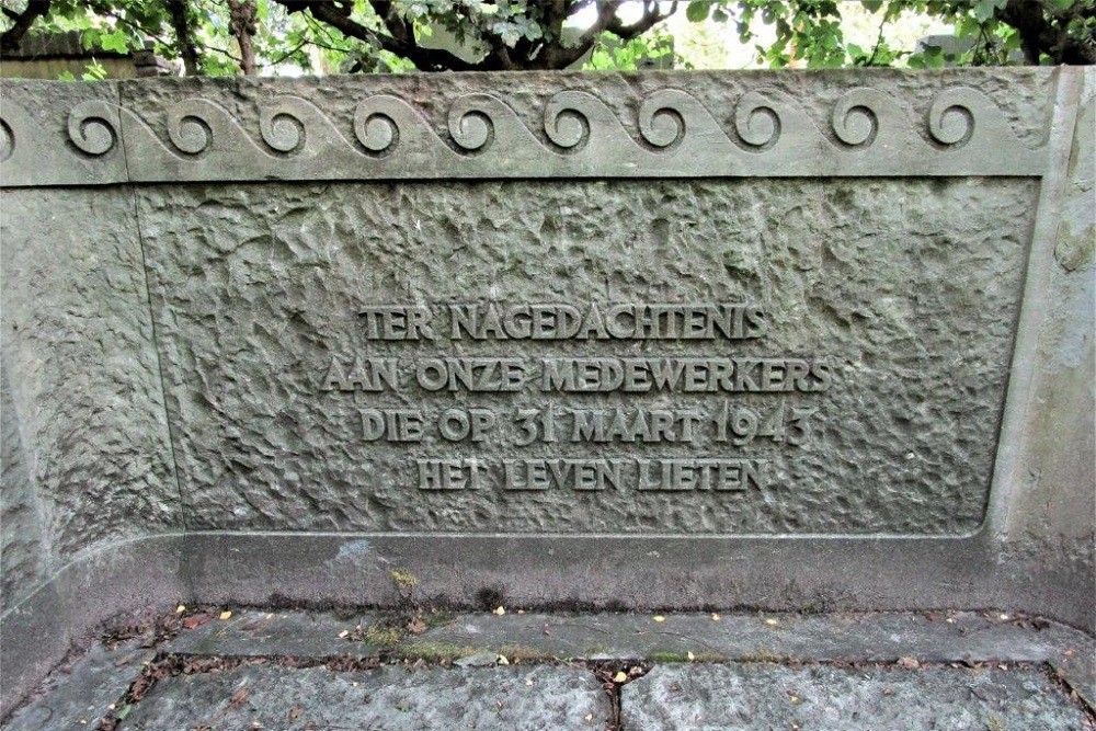 Grave-memorial Employees Van Berkel General Cemetery Crooswijk #4
