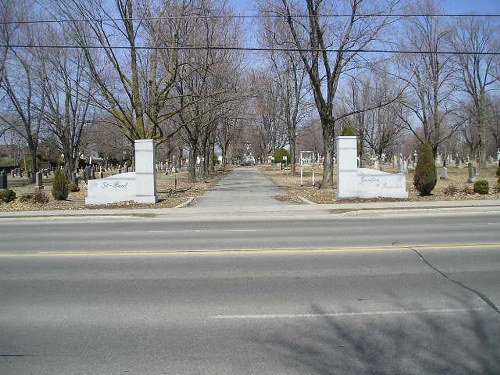 Commonwealth War Graves St. Paul's Roman Catholic Cemetery