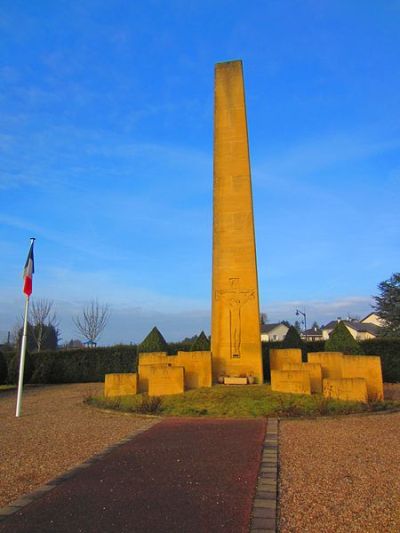 Monument Vermoorde Inwoners Charly-Oradour #1