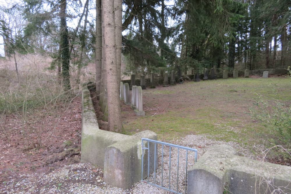 KZ Begraafplaats Holzhausen #2