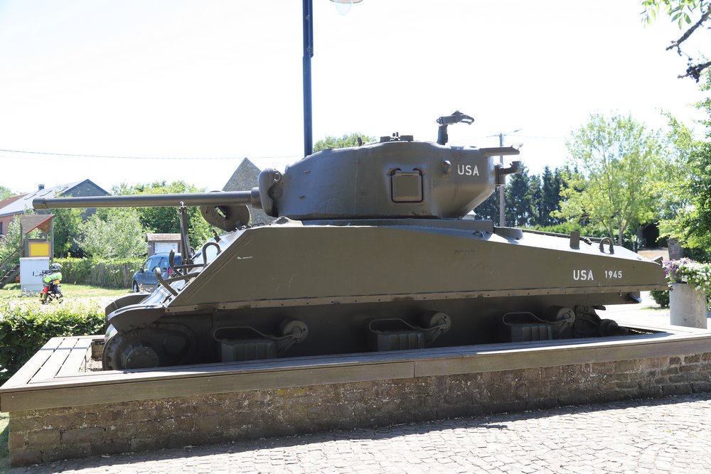 M4A3(76)w Sherman Tank & Monument Task Force Hogan #2