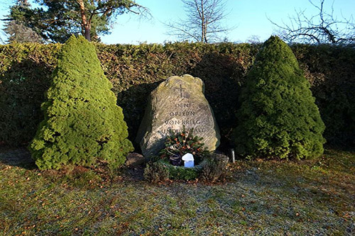 Oorlogsmonument Dessau #1