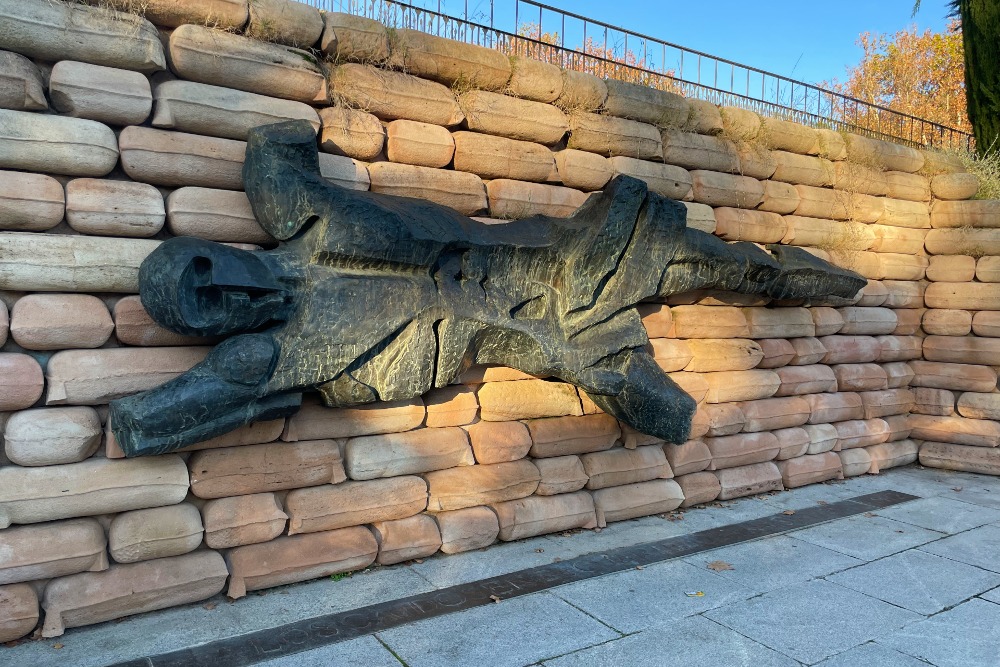 Monument Victims of the Madrid Mountain Barracks #2