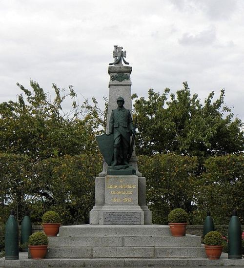 Oorlogsmonument Le Pertre #1