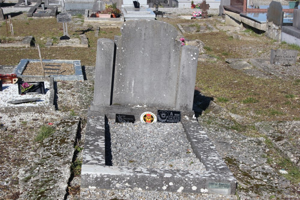 Belgian Graves Veterans Morville #1