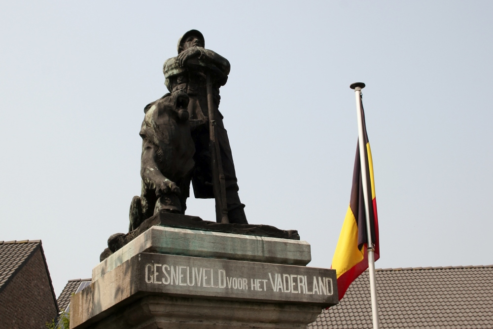 War Memorial Adinkerke #2