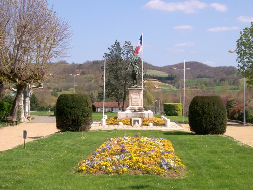 War Memorial Mirande #1