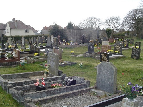 Commonwealth War Grave St. Mary Churchyard #1