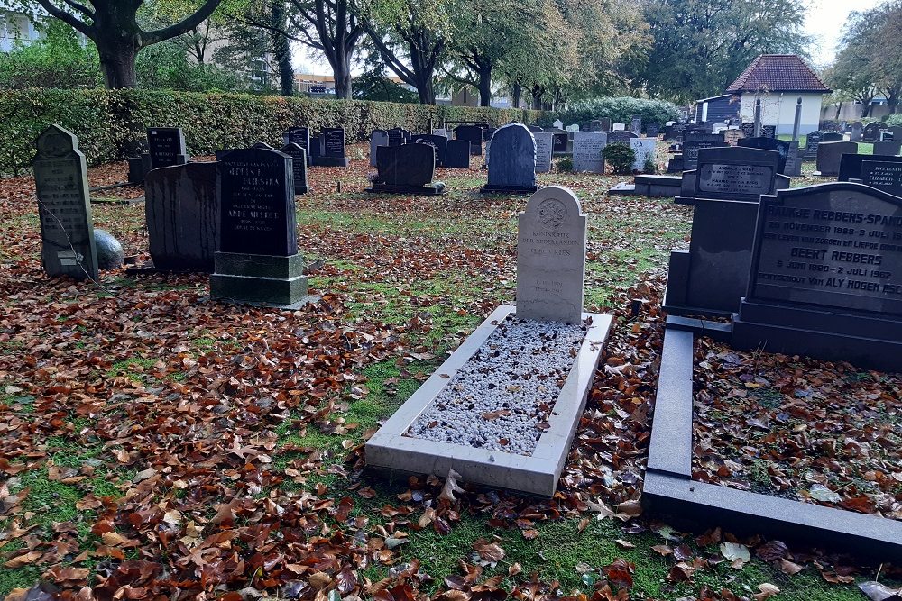 Nederlandse Oorlogsgraven Gem. Zuiderbegraafplaats Drachten #4