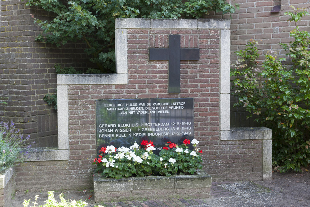 War Memorial Lattrop #1