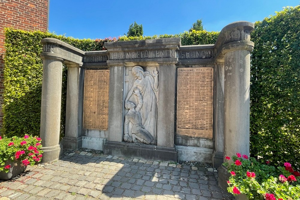 War Memorial Ramsdorf #3