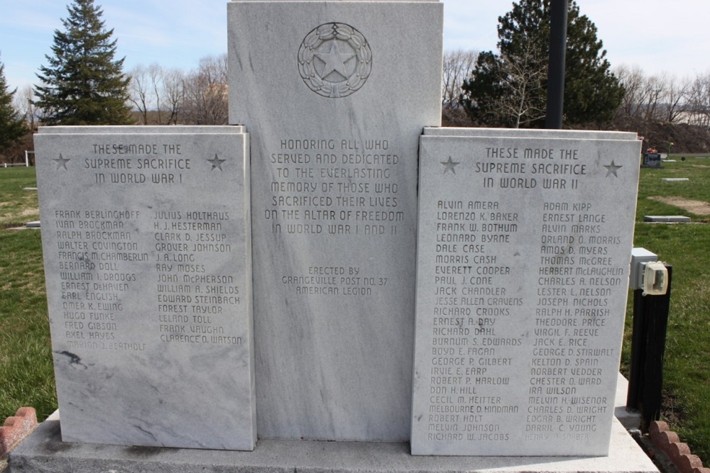 Monument to fallen soldiers