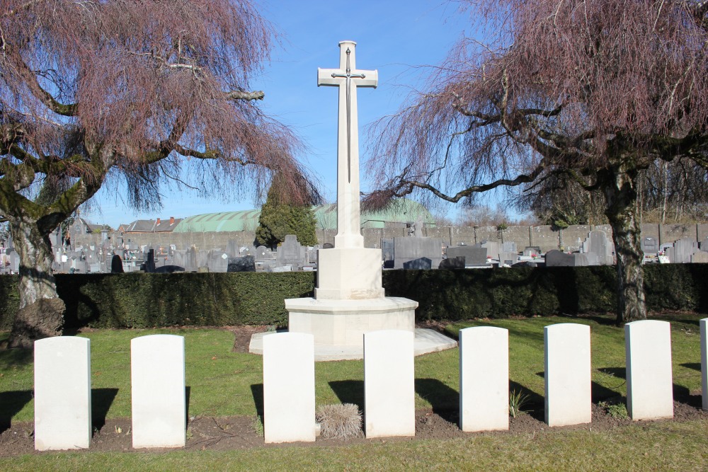 Oorlogsgraven van het Gemenebest Florennes #3