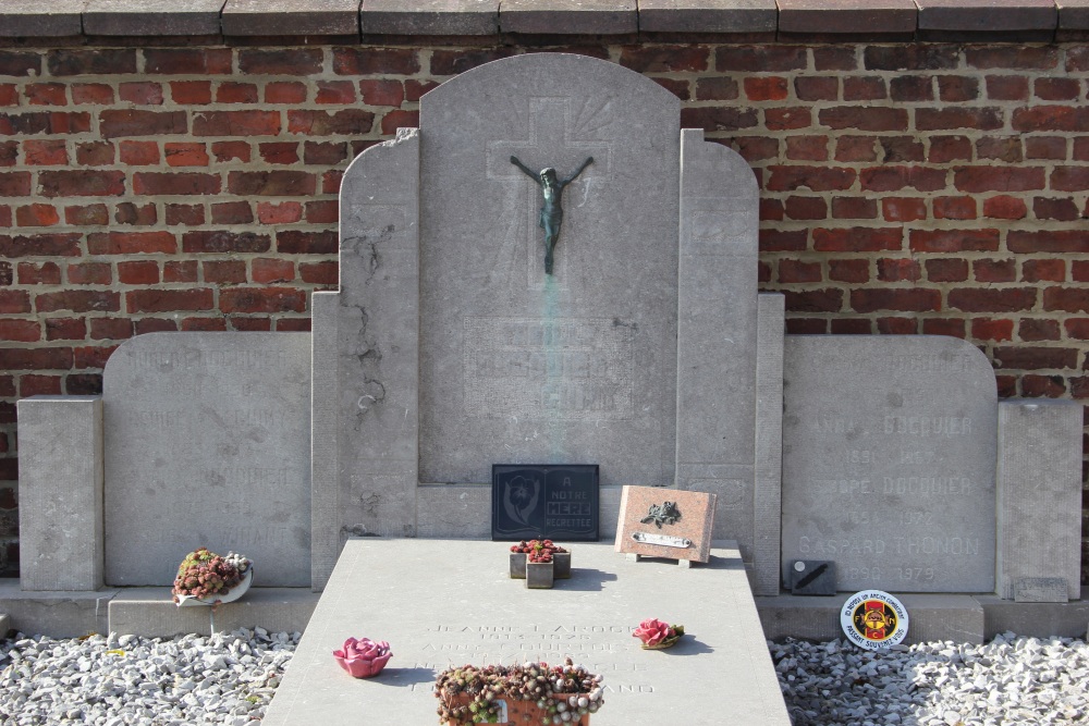 Belgian Graves Veterans War Graves Poucet #5
