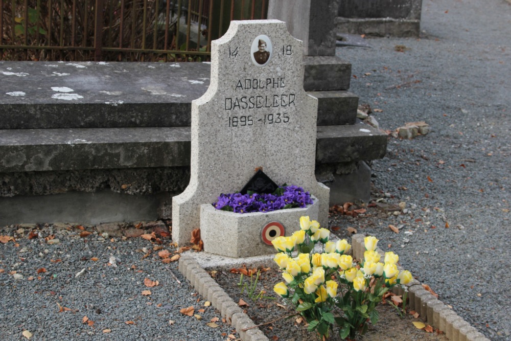 Belgische Graven Oudstrijders Bois-de-Lessines Kerkhof #1