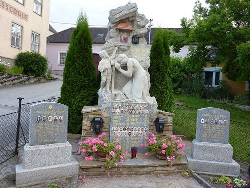 Oorlogsmonument Theras #1