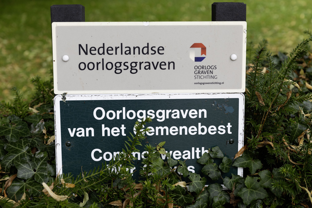 Commonwealth War Graves Herwijnen #4