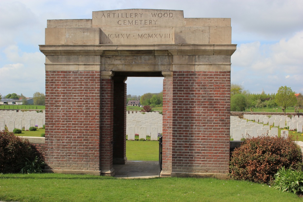 Commonwealth War Cemetery Artillery Wood