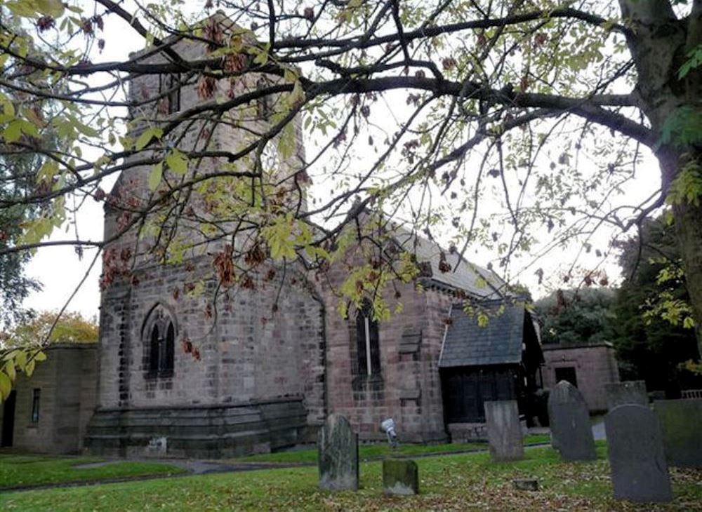 Commonwealth War Graves St. Edmund Churchyard #1