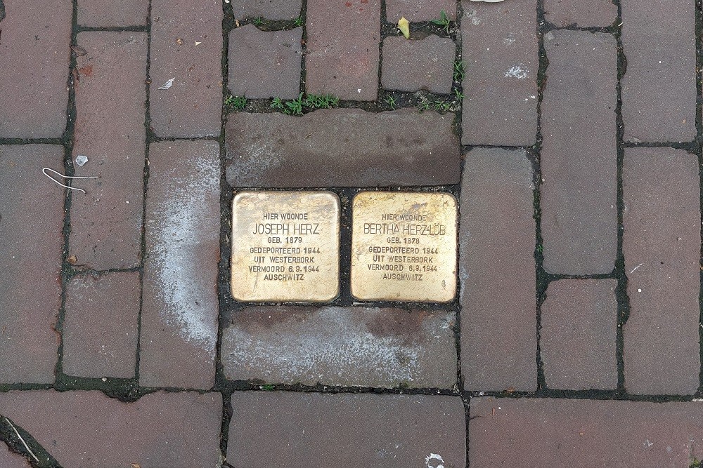 Stolpersteine Sint Christoffelstraat 30 #2