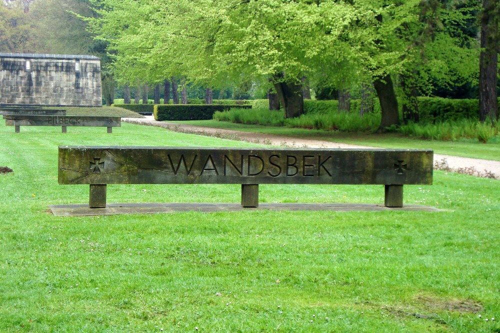 Monument Slachtoffers Vuurstormen Begraafplaats Friedhof Ohlsdorf Hamburg #5