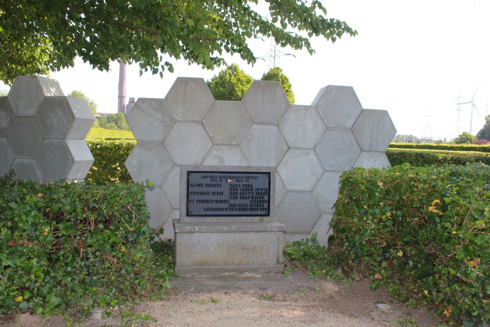 Oorlogsmonument Begraafplaats Kerkbrugge-Langerbrugge #1