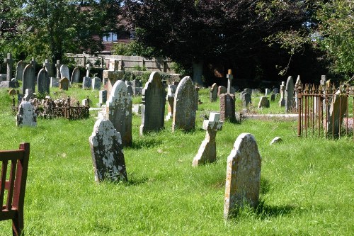 Oorlogsgraven van het Gemenebest St. Mary Churchyard #1