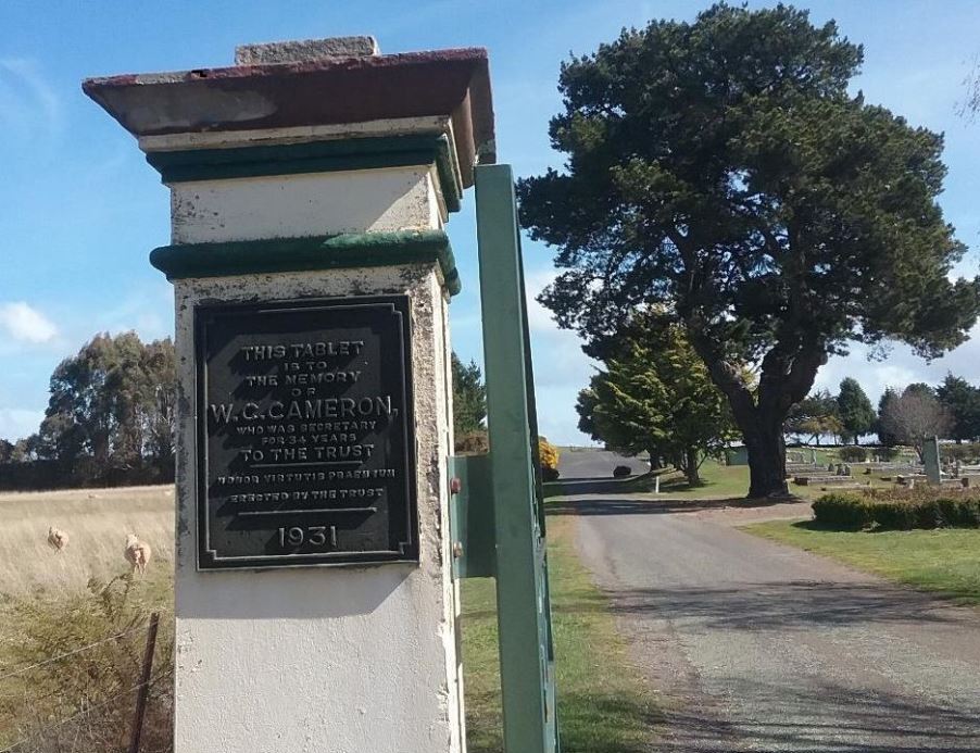 Commonwealth War Grave Deloraine Public Cemetery