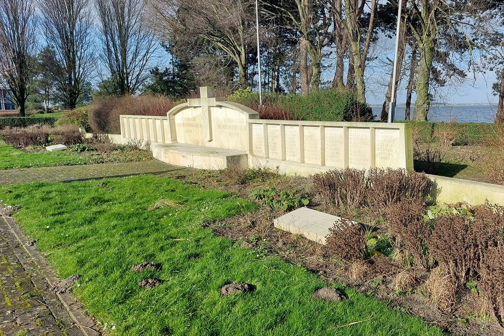 Belgian Military Cemetery Willemstad #5