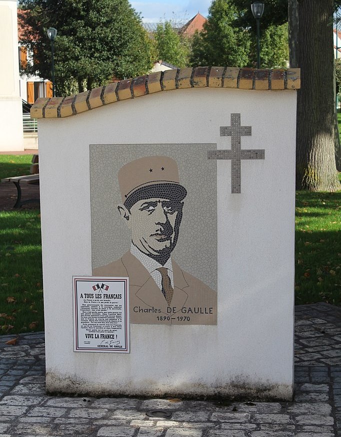 Oorlogsmonument Ozoir-la-Ferrire #3